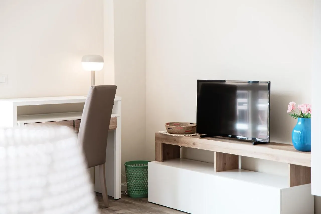 شقة Lovely Suite With Private Parking In كومو